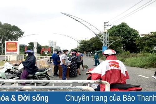 Giấy đi đường và 'hộ chiếu' vắc - xin COVID-19