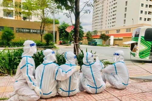 Nhật ký từ bệnh viện dã chiến: Thương lắm, những trái tim quả cảm ở tuyến đầu