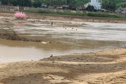 Hai cha con cùng đuối nước thương tâm khi thả lưới cá trên sông Lại Giang