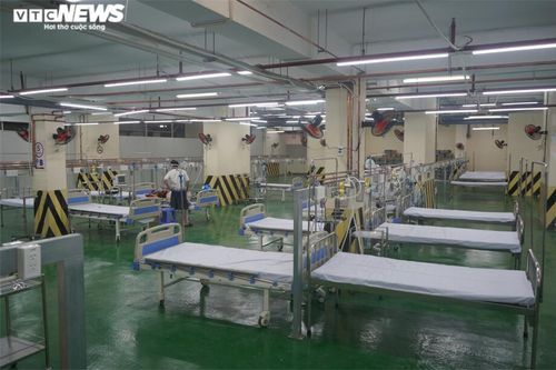 Biến hầm xe chung cư thành trung tâm hồi sức COVID-19