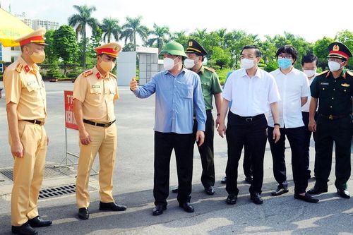 Bí thư Thành ủy Hà Nội Đinh Tiến Dũng: Tạo đồng thuận trong nhân dân để phân vùng phòng, chống dịch thật hiệu quả