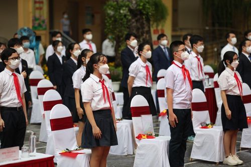 Hình ảnh đáng nhớ trong lễ khai giảng năm học mới trên cả nước