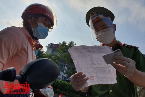 Hà Nội: Hai ngày tới tăng cường kiểm tra, nhắc nhở, chỉ xử phạt người ra đường không lý do chính đáng