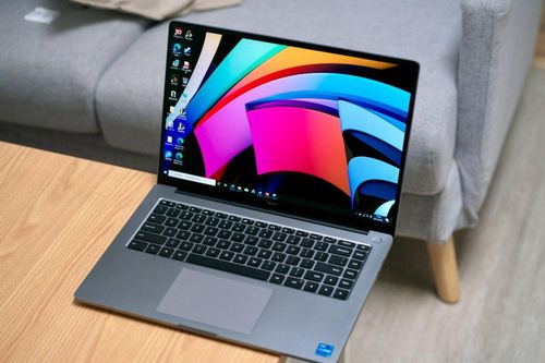 Nhu cầu laptop ở Việt Nam tăng gấp đôi, giao hàng có thể mất 3 tuần