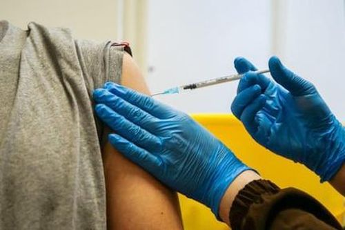 Đăng tin thất thiệt về tiêm vaccine Vero Cell, 3 người bị phạt