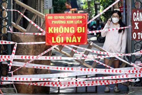 Rào chắn mọc lên hàng loạt trước ngày 6/9 ở Hà Nội