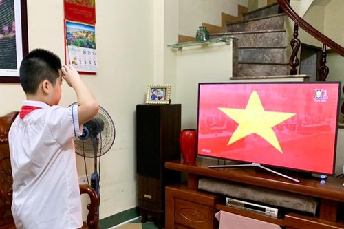 Xúc động lễ khai giảng đặc biệt của học sinh, giáo viên quận Hà Đông