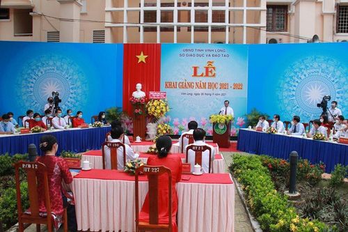 Lễ khai giảng đặc biệt tại các tỉnh miền Tây trong mùa dịch Covid-19