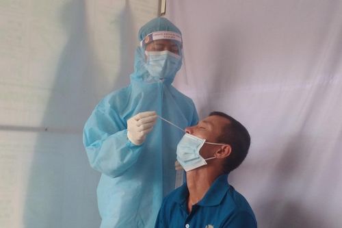 Truy tặng Huân chương Lao động cho 2 nhân viên y tế tử vong vì chống dịch Covid-19