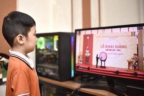 Những hình ảnh lễ khai giảng đặc biệt trong giãn cách