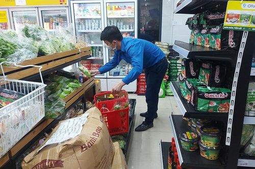 Tôi đi giao hàng cùng các shipper áo xanh