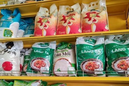 Vừa cam kết bán đúng giá, cửa hàng Bách Hóa Xanh lại bị phát hiện bán hàng không niêm yết giá