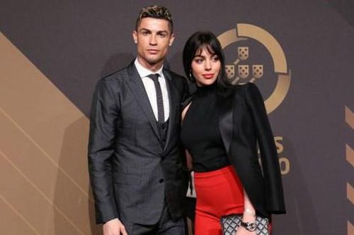 Netflix làm phim về hành trình 'vịt hóa thiên nga' của bạn gái Ronaldo