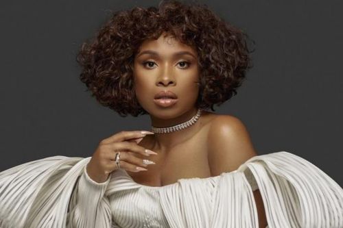 Jennifer Hudson diện thiết kế mới của Công Trí trên bìa tạp chí Ebony