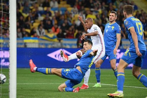 Martial giải cứu tuyển Pháp trên đất Ukraine