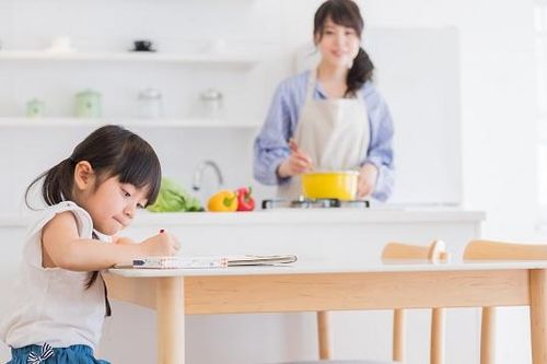 Dạy con chủ động làm bài về nhà cha mẹ không thể bỏ qua 11 điều này