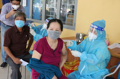 Đồng Nai đề nghị Bộ Y tế cấp thêm gần 3 triệu liều vaccine COVID-19