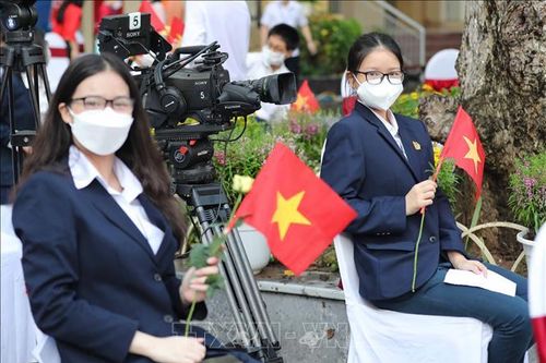 Học sinh hân hoan dự lễ khai giảng năm học mới đặc biệt ở Hà Nội