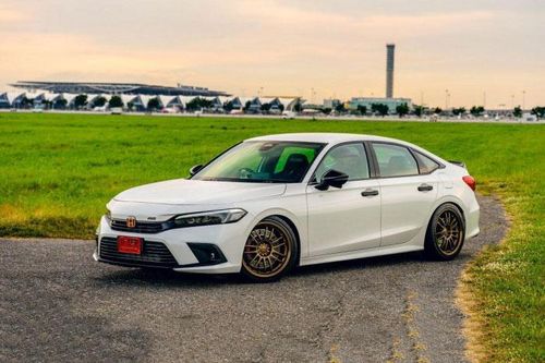 Honda Civic hóa xe đua dưới bàn tay hãng độ