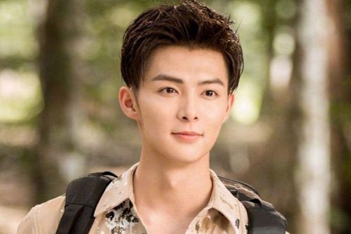 Đời tư bê bối của mỹ nam Cbiz bị đồn tiếp rượu phú bà: Từng dạy bạn gái mới hãm hại tình cũ nổi tiếng