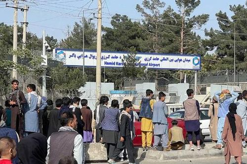 Phụ nữ Afghanistan kết hôn 'gấp' để được di tản khỏi đất nước