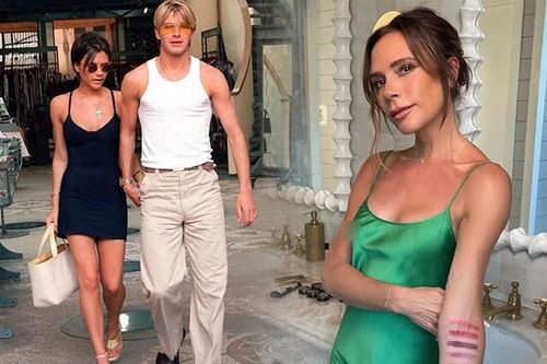 Qua 2 thập kỷ chung sống với 4 người con, Victoria Beckham được chồng cưng như công chúa, quỳ gối tô son