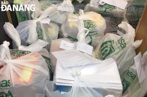 Hàng trăm đơn hàng sách giáo khoa chưa giao được cho phụ huynh, học sinh