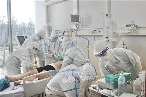 Truy tặng Huân chương Lao động hạng Ba cho hai nhân viên y tế có thành tích xuất sắc trong phòng, chống dịch