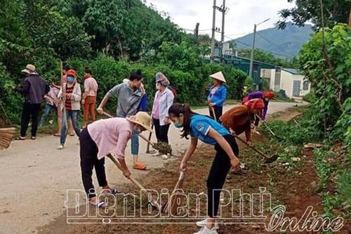 Phụ nữ thị trấn Tủa Chùa làm nhiều phần việc ý nghĩa