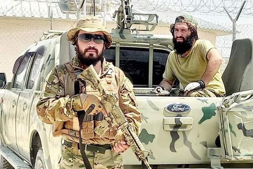 Hàng ngàn xe Ford Ranger và Humvee bị bỏ lại ở Afghanistan