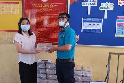 TP HCM: Học sinh liệu có đủ sách giáo khoa khi vào năm học mới?