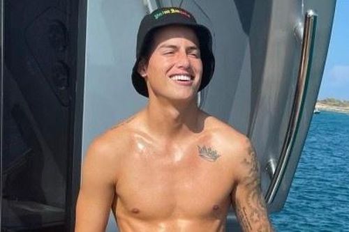 James Rodriguez đi nghỉ mát khi bị loại khỏi tuyển Colombia