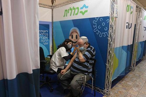 Vì sao nhiều quốc gia phải điều chỉnh chiến lược tiêm vaccine Covid-19?