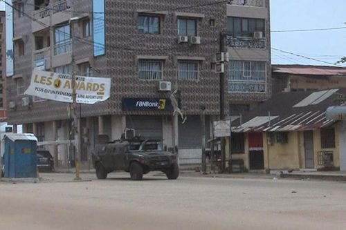 Phe đảo chính giải tán chính phủ và các thể chế hiện hành ở Guinea