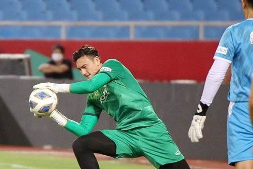 Bài toán khó ở hàng thủ
