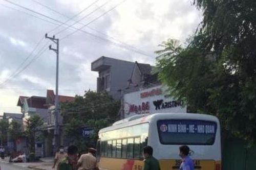 Ninh Bình: Va chạm với xe buýt, nam sinh lớp 10 tử vong