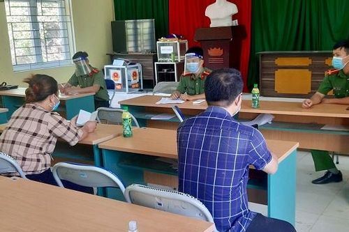 Triệu tập đối tượng phao tin 14 ca mắc Covid-19 ở thị trấn Mường Lát