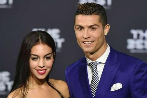 Chuyện tình của Ronaldo và bạn gái được làm thành phim tài liệu