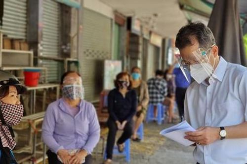 Bí thư Đà Nẵng đến chợ vùng xanh hỏi chuyện người dân