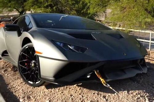 Cho thuê Lamborghini Huracan và kết quả 'toang' luôn xe