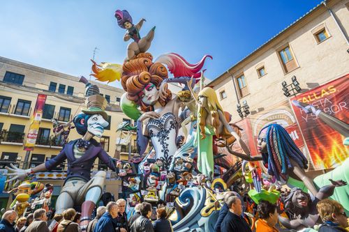 Lễ hội 'Fallas' rực rỡ sắc màu tại Tây Ban Nha