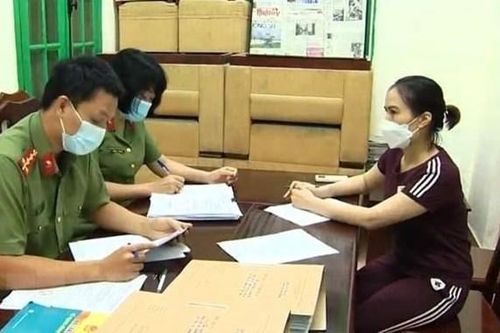 Lập hội đồng kỷ luật vụ chuyên viên cấp thẻ 'luồng xanh' bị khởi tố