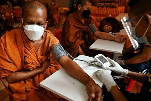 Châu Á trông cậy vào vaccine COVID-19 nội địa để chống dịch đường dài