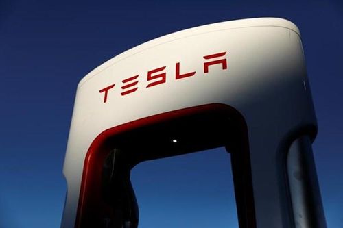 Đức sẽ xem xét trợ cấp sản xuất pin xe điện cho Tesla vào cuối năm nay