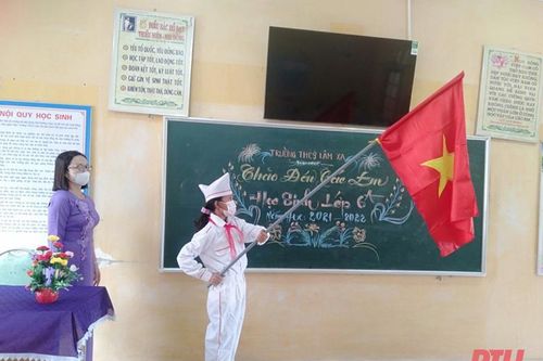 Học sinh vùng cao xứ Thanh trong ngày khai giảng đặc biệt