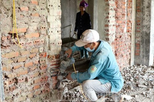 Chú trọng phòng dịch, đẩy nhanh tiến độ các dự án