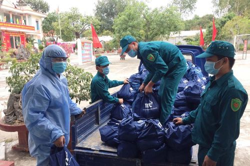 'Sao vuông' trên tuyến đầu chống dịch