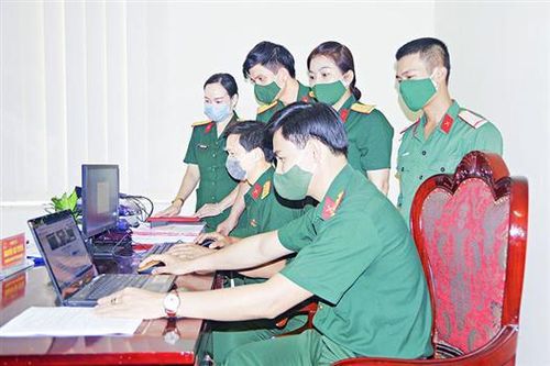 Bám sát định hướng, tích cực đấu tranh trên không gian mạng
