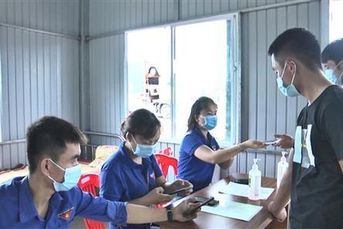 20 đoàn viên, thanh niên các huyện Gio Linh, Triệu Phong hỗ trợ chốt kiểm soát COVID- 19 tại Vĩnh Linh