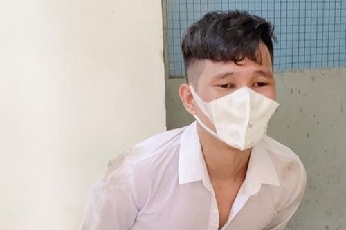 Bắt giữ thanh niên mang súng đi giao ma túy